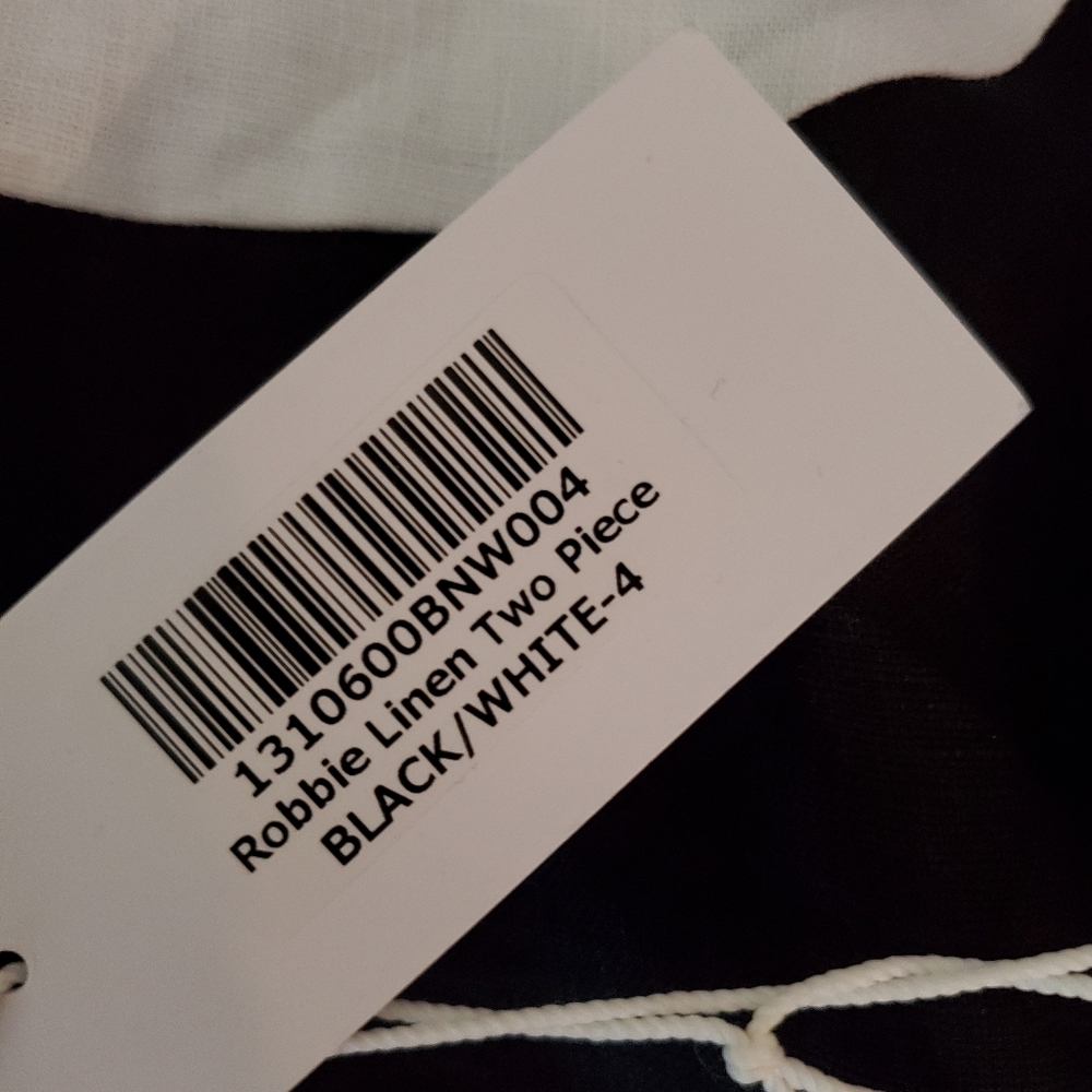 ✴️ NWT REFORMATION ROBBIE LINEN TWO PIECE BLACK WHITE CROPPED TOP SKIRT SIZE 4 - Picture 5 of 8